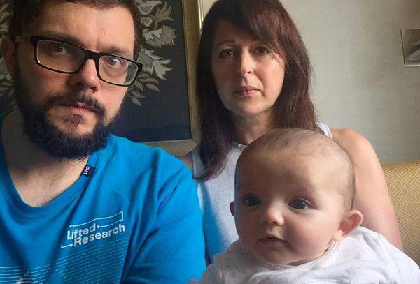 Ӣ����Զ��ӡ�������У�ȴ�����뺢���ž�